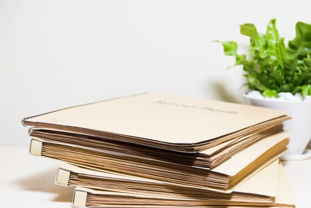 書類の束